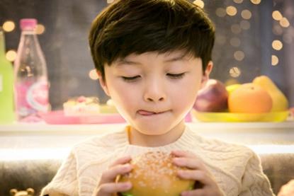 给男生起名字起什么好，给男孩子起名起什么名字好呢